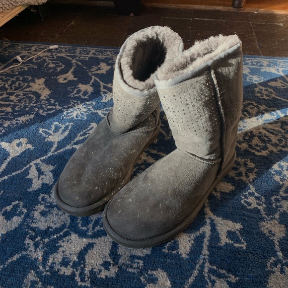 Ugg boots - Picture 1 of 4